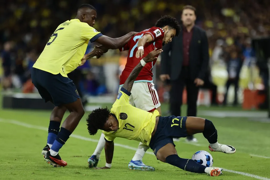 Ante Colombia, Ángelo Preciado tuvo muchos problemas para marcar a Luis Díaz. (FOTO: GettyImages)
