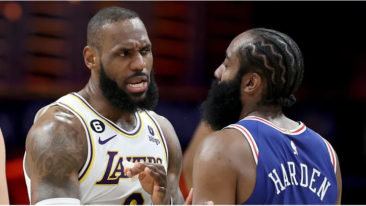 LeBron James y James Harden en la NBA.
