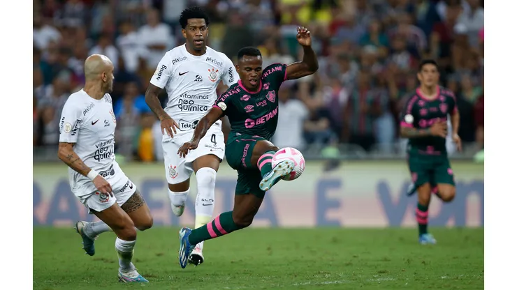Jhon Arias entró en el segundo tiempo y marcó el gol del empate para Fluminense
