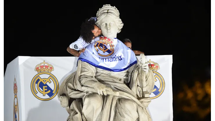 Marcelo celebrando un título en la Plaza de Cibeles.
