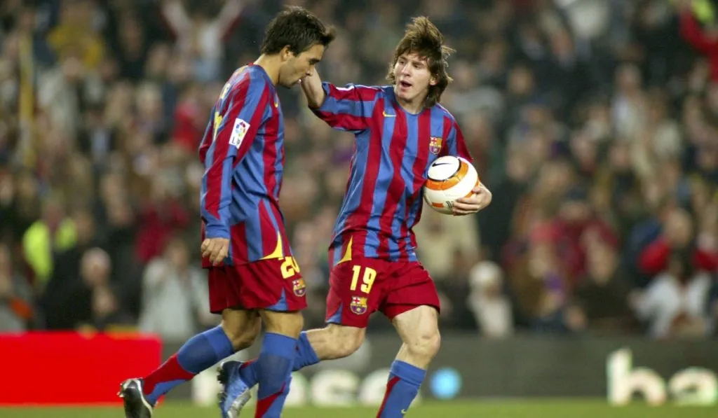 Lionel Messi y Deco en un partido del Barcelona: Getty Images