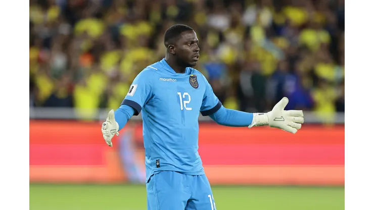 QUITO, ECUADOR - OCTOBER 17: Moises Ramirez of Ecuador celebrates after saves the penalty during a FIFA World Cup 2026 Qualifier match between Ecuador and Colombia at Rodrigo Paz Delgado Stadium on October 17, 2023 in Quito, Ecuador. (Photo by Franklin Jacome/Getty Images)