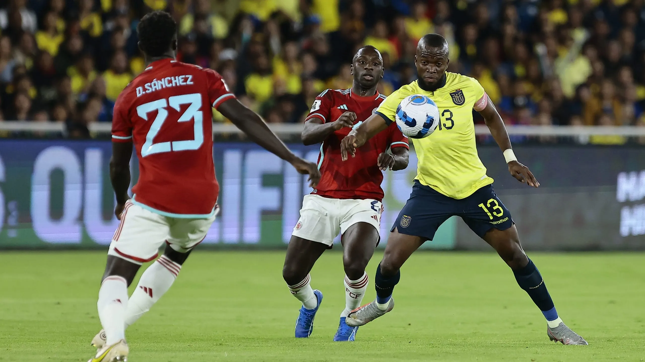Enner Valencia fue muy criticado y cuestionado por los hinchas de Ecuador, tras su partido ante Colombia. (FOTO: GETTYIMAGES).