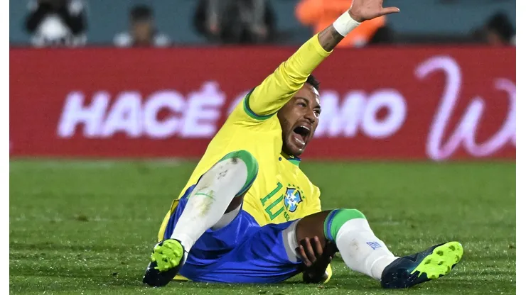 Neymar y su lesión en Uruguay vs. Brasil.