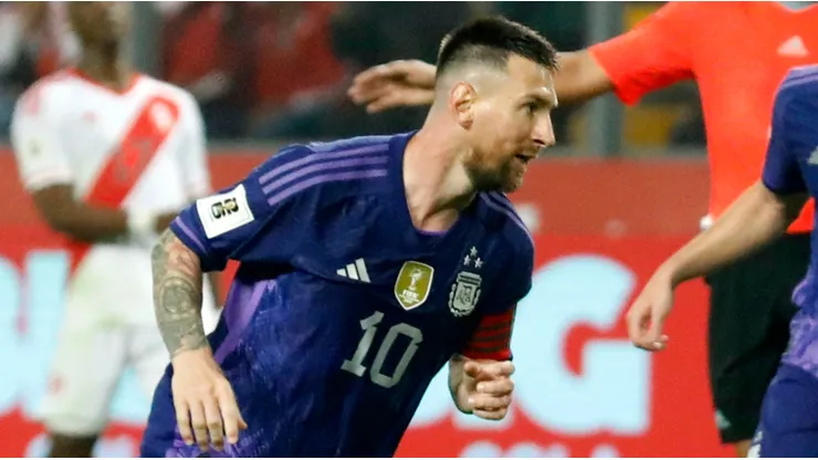 Lionel Messi anotó 2 goles en Perú vs. Argentina.