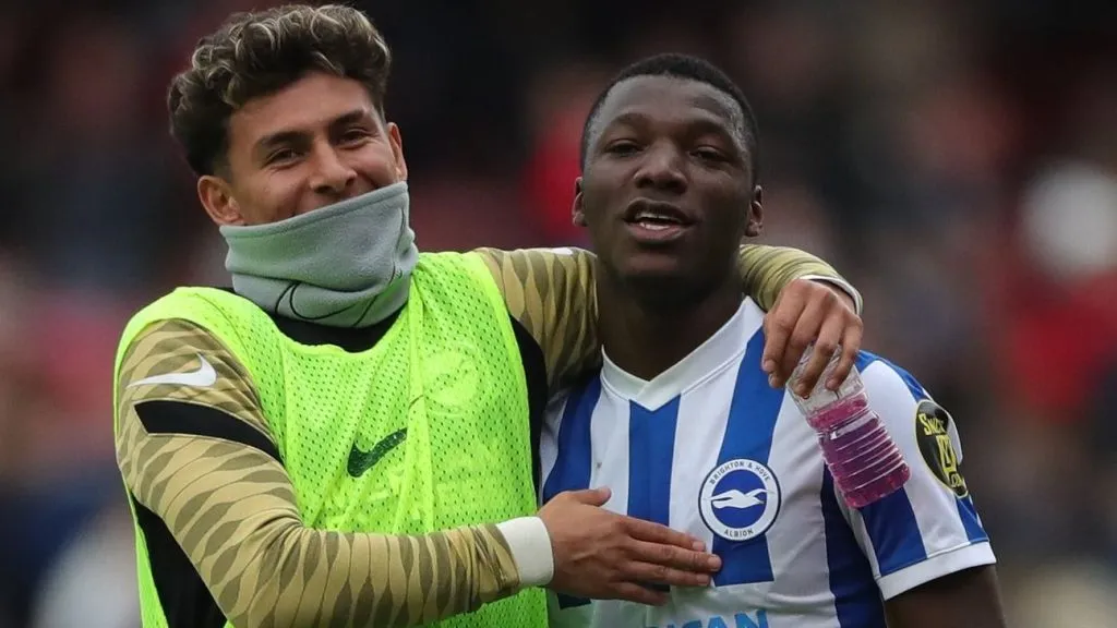 Moisés Caicedo y Jeremy Sarmiento compartieron en el Brighton de Inglaterra y en el futuro en Liga de Quito.