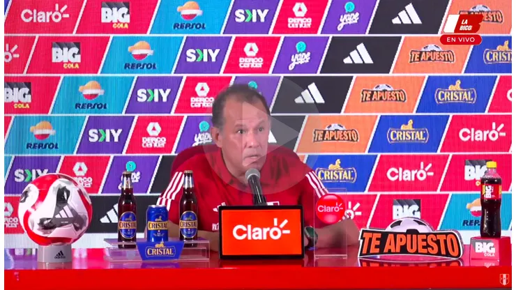 Juan Reynoso se defiende de críticas sobre falta de remates al arco de Perú