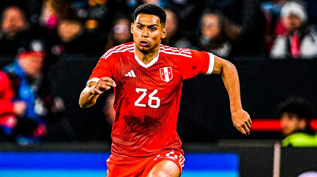 López jugando para Perú. (Foto: Selección de Perú Prensa)