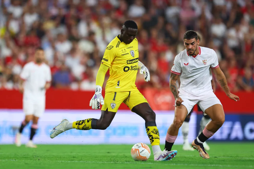Moisés Ramírez vs. Sevilla en el torneo Desafío de Clubes. Foto: GETTY.