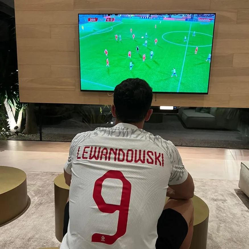 Lewandowski siguió de cerca a Polonia desde su casa. (Foto: @_rl9)