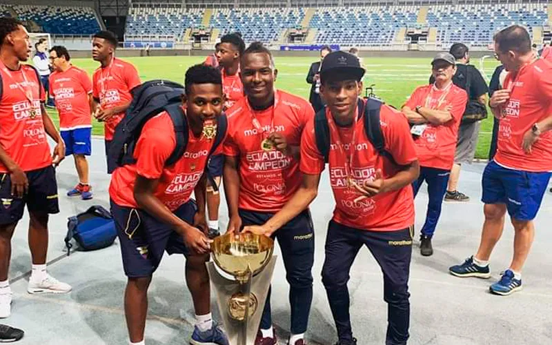 Gonzalo Plata celebrando el campeonato del Sudamericano sub 20 en el 2019.