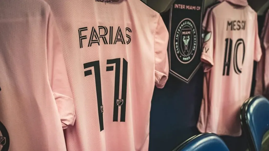 Facundo Farías tuvo que atravesar mucho para llegar al lugar en el que esta hoy, junto a su ídolo.