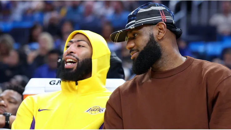 Anthony Davis y LeBron James.