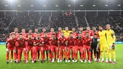MAINZ, GERMANY - MARCH 25: The Peru team line up on the pitch prior to the international friendly match between Germany and Peru at MEWA Arena on March 25, 2023 in Mainz, Germany. (Photo by Stuart Franklin/Getty Images)