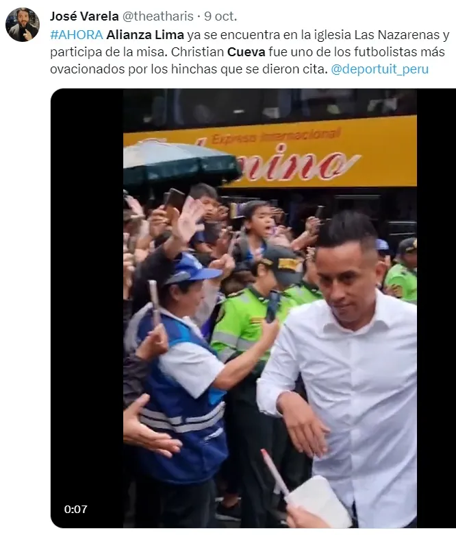 Christian Cueva con Alianza Lima en la Iglesia de Las Nazarenas. | Créditos: José Varela.