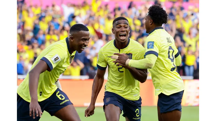 QUITO, ECUADOR - SEPTEMBER 12: Felix Torres of Ecuador (C) celebrates with teammates after scoring the team's first goal during a FIFA World Cup 2026 Qualifier match between Ecuador and Uruguay at Estadio Rodrigo Paz Delgado on September 12, 2023 in Quito, Ecuador. (Photo by Franklin Jacome/Getty Images)