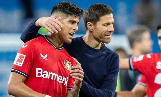 Piero Hincapié es pieza clave para el Bayer Leverkusen de Xabi Alonso.