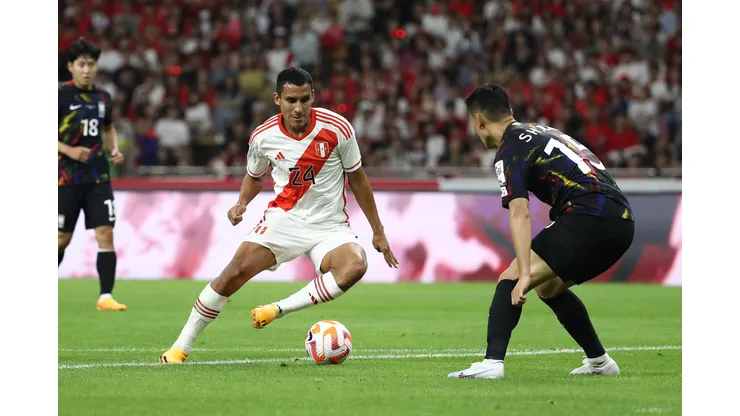 BUSAN, SOUTH KOREA - JUNE 16: Alex Valera of Peru controls the ball during the international friendly match between South Korea and Peru at Busan Asiad Stadium on June 16, 2023 in Busan, South Korea. (Photo by Chung Sung-Jun/Getty Images)