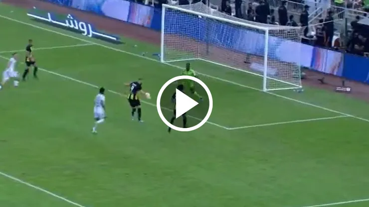 Insólito gol errado de Karim Benzema, era el empate para Al-Ittihad