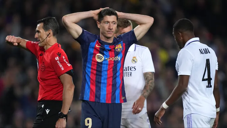 Robert Lewandowski podría perderse el partido con el Real Madrid por la lesión que sufrió ante Porto por la Champions League. Getty Images.