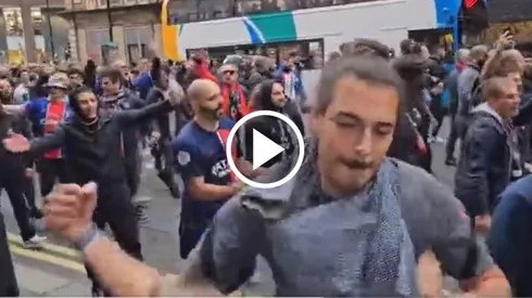 Agresión de un hincha de PSG a un fanático de Newcastle