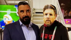 Álvaro Morales y una máscara de Leo Messi.