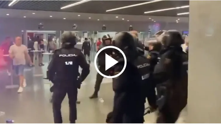 Incidentes en el Metropolitano con los hinchas de Feyenoord
