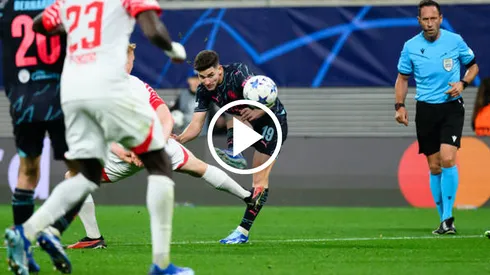 Julián Álvarez, golazo y asistencia para la victoria del City en Champions League