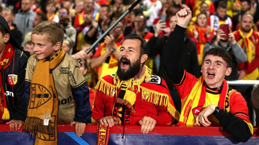 El festejo del público de Lens (Getty Images).