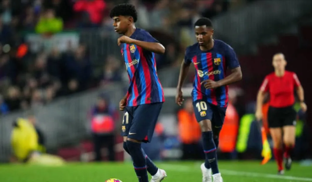 Lamine Yamal y Lionel Messi: Getty Images