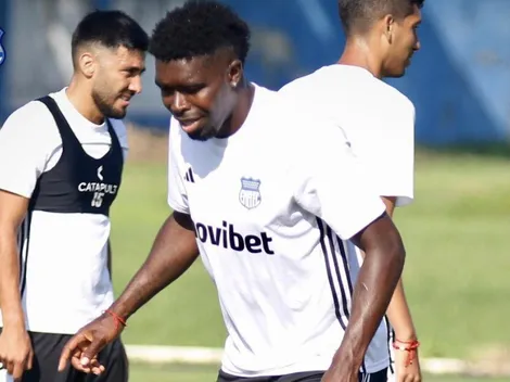 No levanta: Michael Carcelén y la jugada que levantó críticas de los hinchas de Emelec