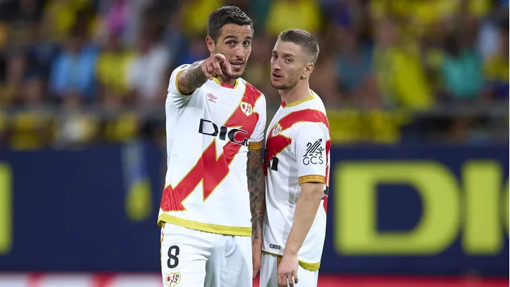 Oscar Trejo decidió dejar la capitanía del Rayo Vallecano al no estar de acuerdo en el trato hacia los empleados y los hinchas del club. Getty Images.