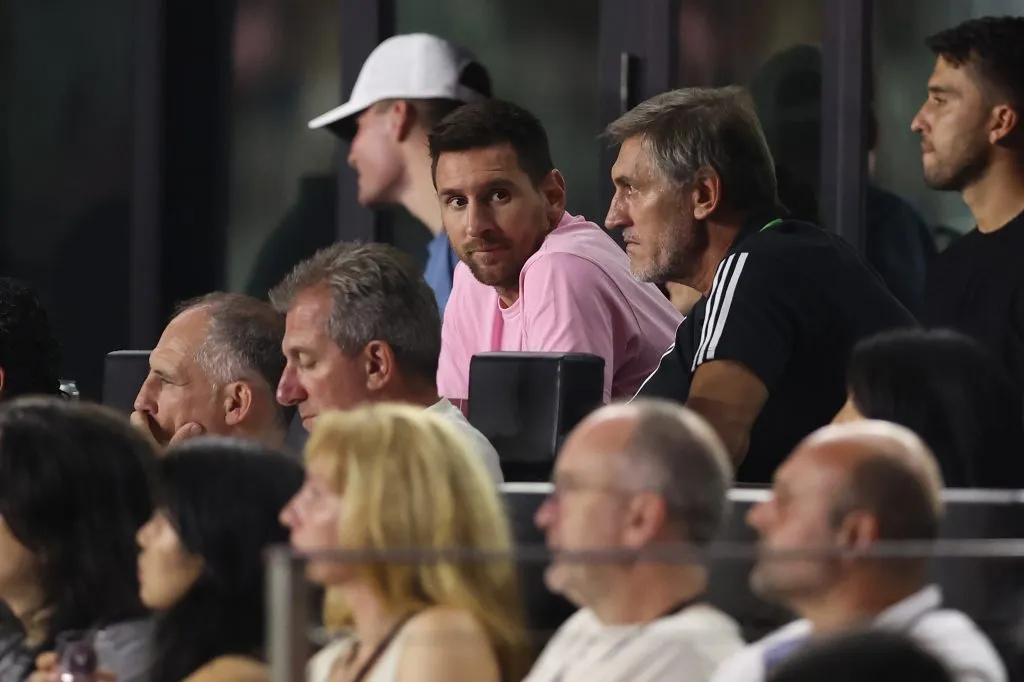 Lionel Messi en una de las plateas del DRV PNK Stadium durante el Inter Miami vs. NYC FC. Getty Images.