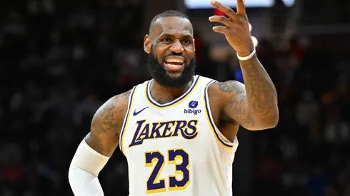 LeBron James en Lakers vs Cavaliers.