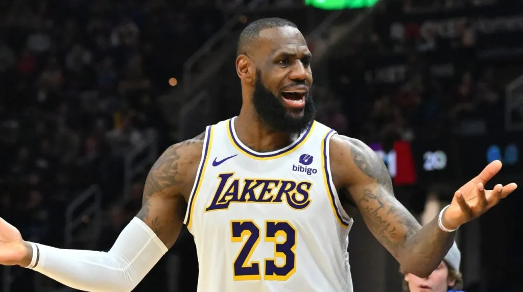 LeBron James anotó 22 puntos en Lakers vs Cavaliers. (Foto: Getty Images)