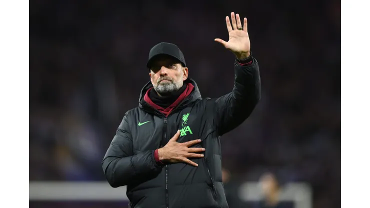 TOULOUSE, FRANCE - NOVEMBER 09: Juergen Klopp, Manager of Liverpool, acknowledges the fans following the team's defeat in the UEFA Europa League 2023/24 match between Toulouse FC and Liverpool FC at Stadium de Toulouse on November 09, 2023 in Toulouse, France. (Photo by Justin Setterfield/Getty Images)