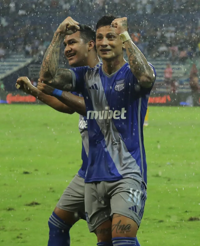 Alexis Zapata anotó el gol que le dio la victoria a Emelec ante Universidad Católica, cuyos tres puntos sirvieron para terminar de salvar la categoría. (Foto: API)