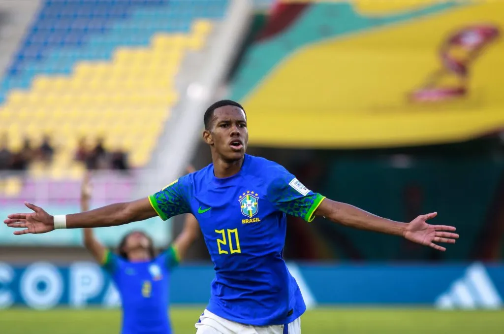 El delantero brasileño festeja uno de sus goles en el Mundial Sub 17 que se disputa en Indonesia. (Foto: Imago).