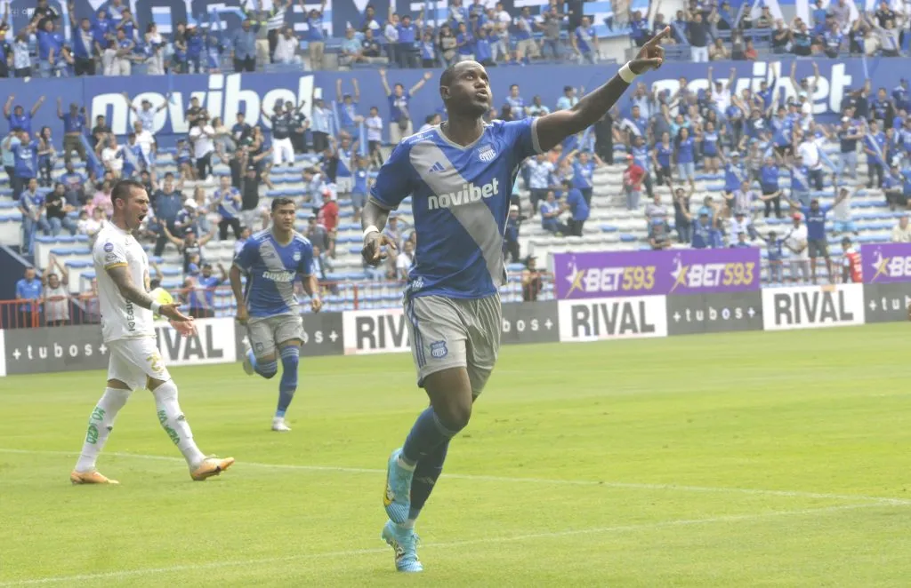 Jaime Ayoví regresó al país para jugar en Emelec en este 2023. El delantero ya tiene 35 años. (Foto: API)