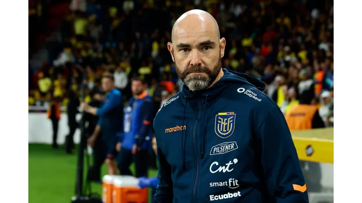 QUITO, ECUADOR - NOVEMBER 21: Felix Sanchez head coach of Ecuador looks on during a FIFA World Cup 2026 Qualifier match between Ecuador and Chile at Estadio Rodrigo Paz Delgado on November 21, 2023 in Quito, Ecuador. (Photo by Franklin Jacome/Getty Images)