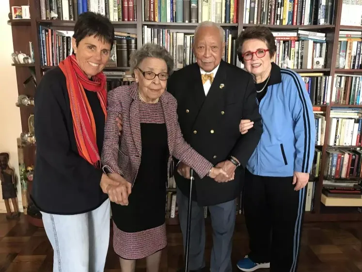 Se casó en un departamento de NY con su pareja de más de tres décadas. Foto IG.