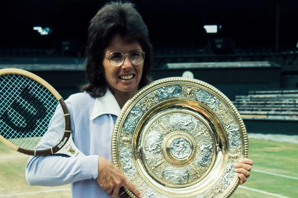 La norteamericana con el trofeo de Wimbledon en 1973. AELTC/Michael Cole