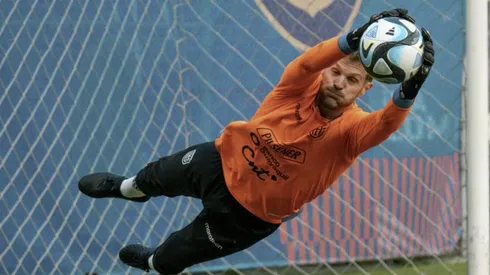 Javier Burrai, arquero de Ecuador y Barcelona. Foto: IMAGO.