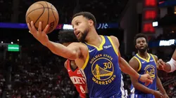 Stephen Curry con Golden State Warriors en la NBA.