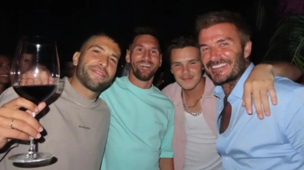 Jordi Alba, Leo Messi, Cruz y David Beckham. (Foto: Instagram / @davidbeckham)