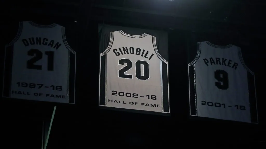 San Antonio Spurs retiró la camiseta de Manu Ginóbili. (Foto: Getty Images)