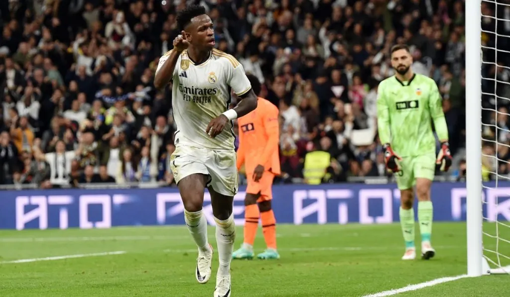 Vinicius celebra uno de sus goles ante Valencia: Getty Images