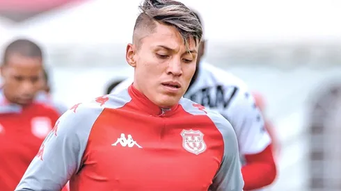 El jugador de Técnico Universitario respondió a las críticas por su expulsión