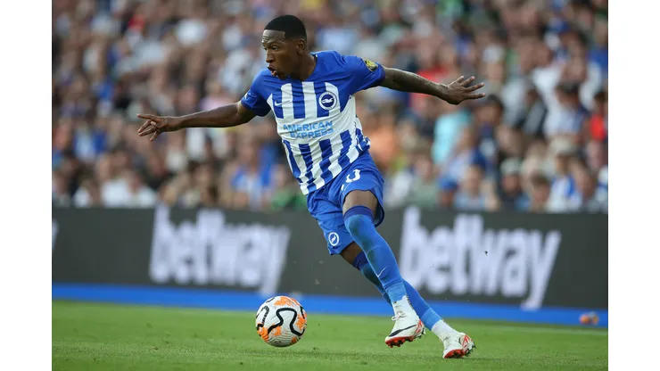 BRIGHTON, ENGLAND - SEPTEMBER 02: Pervis Estupinan of Brighton & Hove Albion runs with the ball during the Premier League match between Brighton & Hove Albion and Newcastle United at American Express Community Stadium on September 02, 2023 in Brighton, England. (Photo by Steve Bardens/Getty Images)