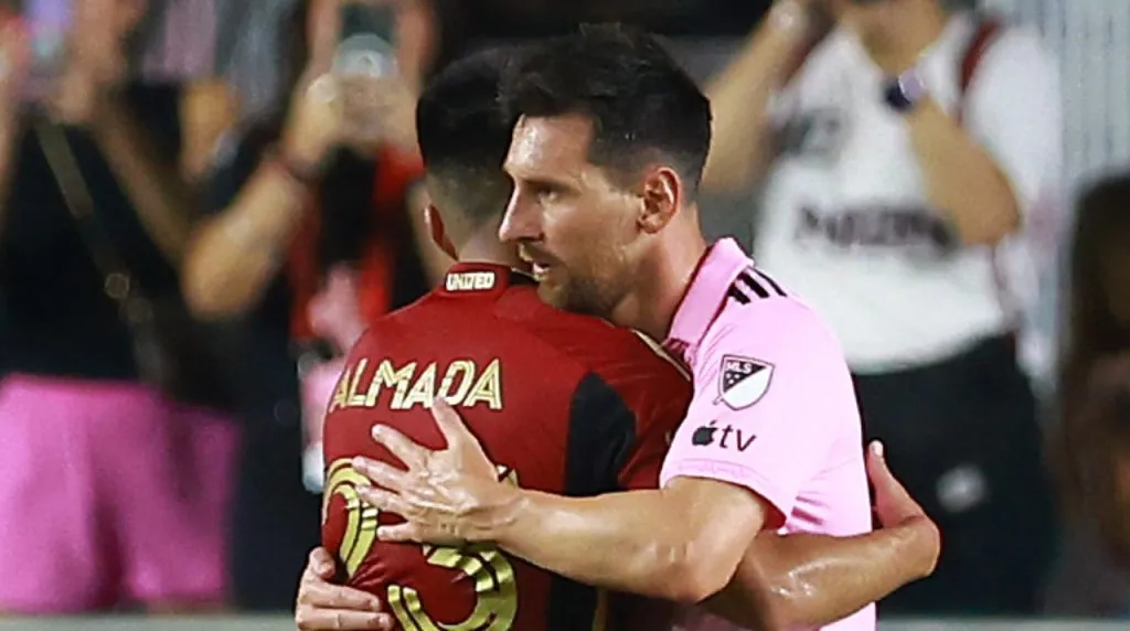 Almada y Messi cambiaron camisetas en Inter Miami vs. Atlanta United. (Foto: Getty Images)